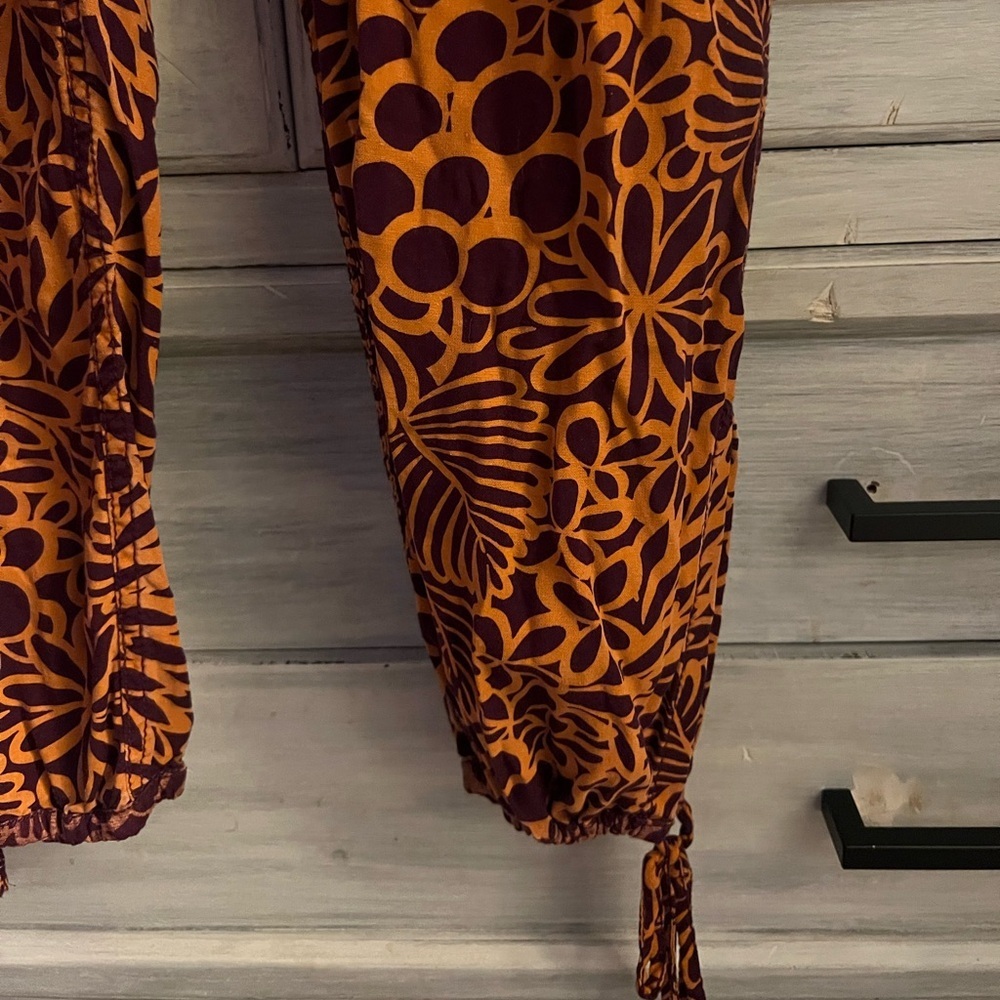Sundance This Is Paradise Lightweight Palm Printed Relaxed Joggers - Picture 5 of 9